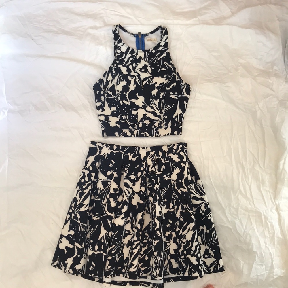 Two piece black and white Hollister set